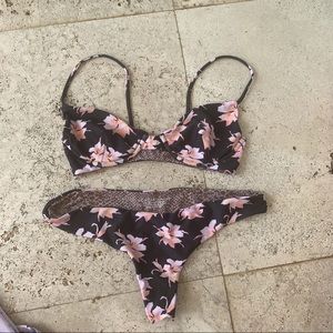 Acacia Manhattan Top S/Cheeky Bottoms L -Aloha SET